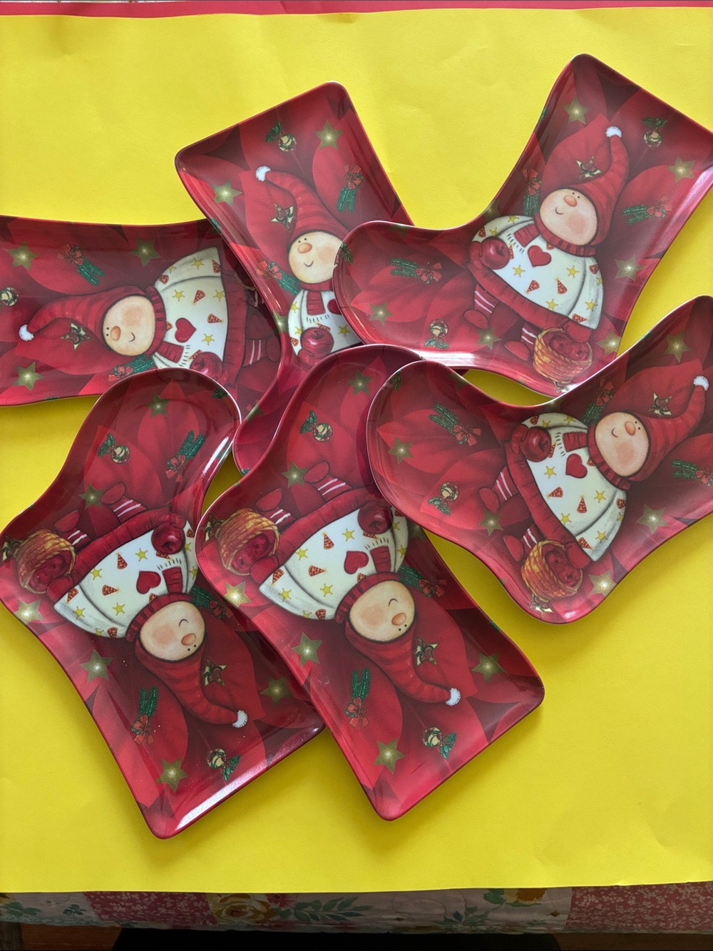 Chef Craft - NOVELTY STOCKING SNACK PLATES (set of 6)